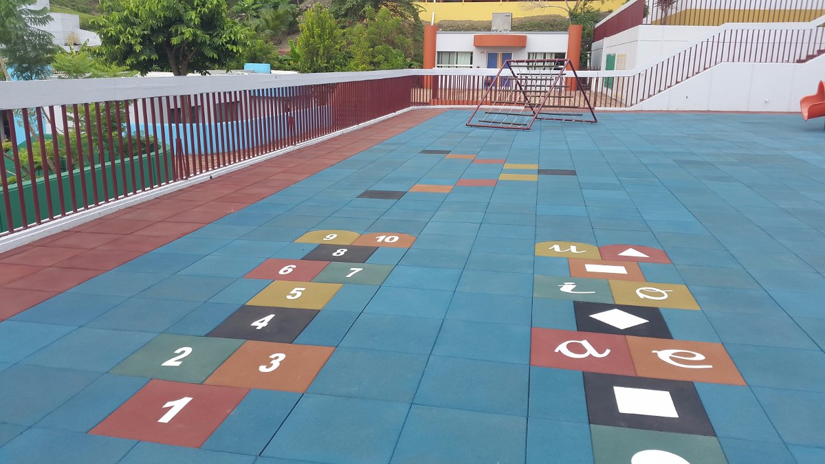 Pisos en caucho
se funden en sitio, con diseños innovadores.