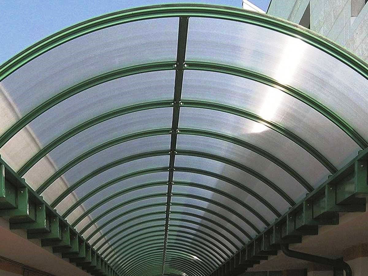 Cubierta en centro comercial